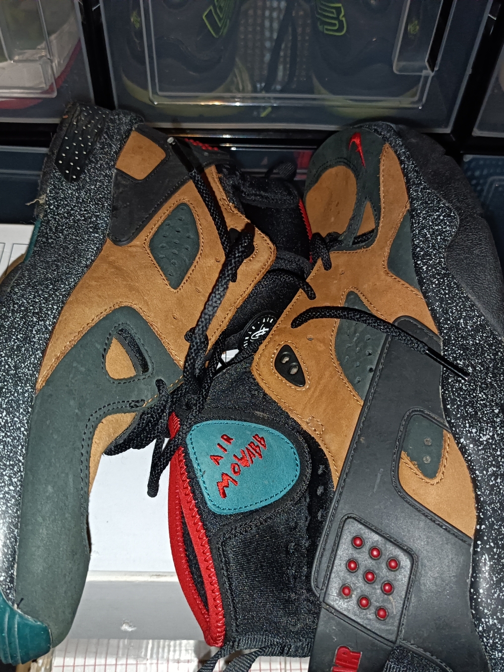 Nike Huaraches Moabb Men's Black/Tan Athletic Sneakers - Picture 2 of 4